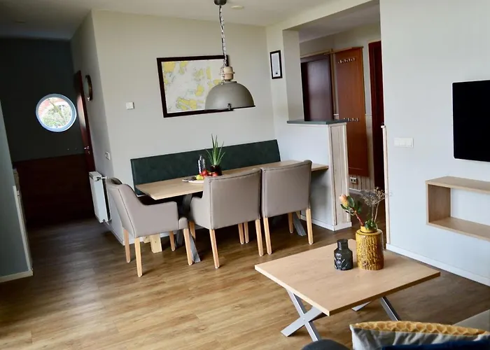 In With Nautical Charm Vakantiehuis