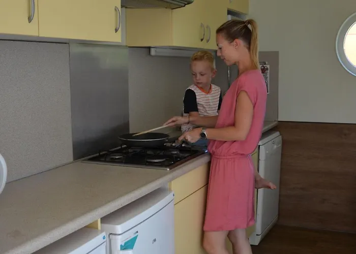 Vakantiehuis In With Nautical Charm