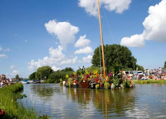 Vakantiehuis In With Nautical Charm